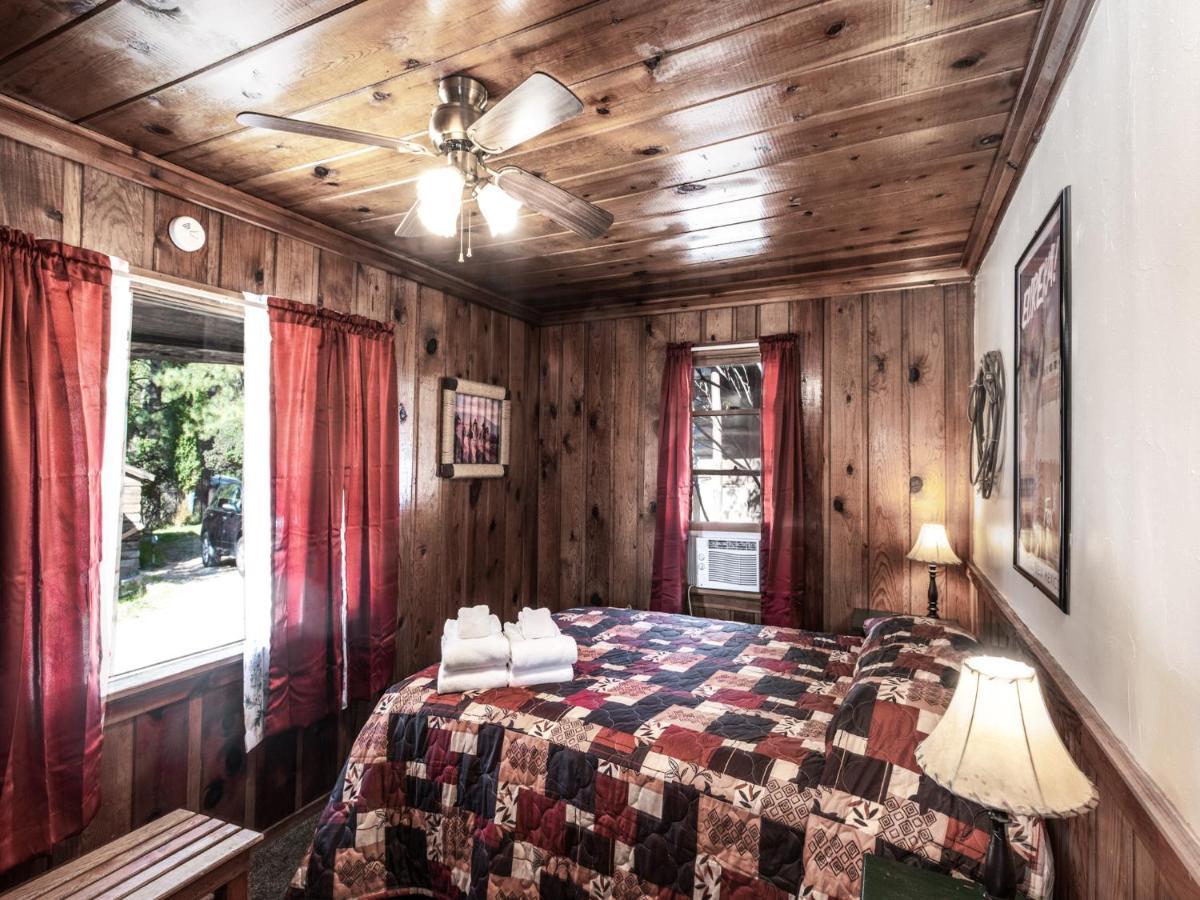 Apache Village Cabinette 11, Queen Bed, Midtown, Sleeps 2 Руидозо Экстерьер фото