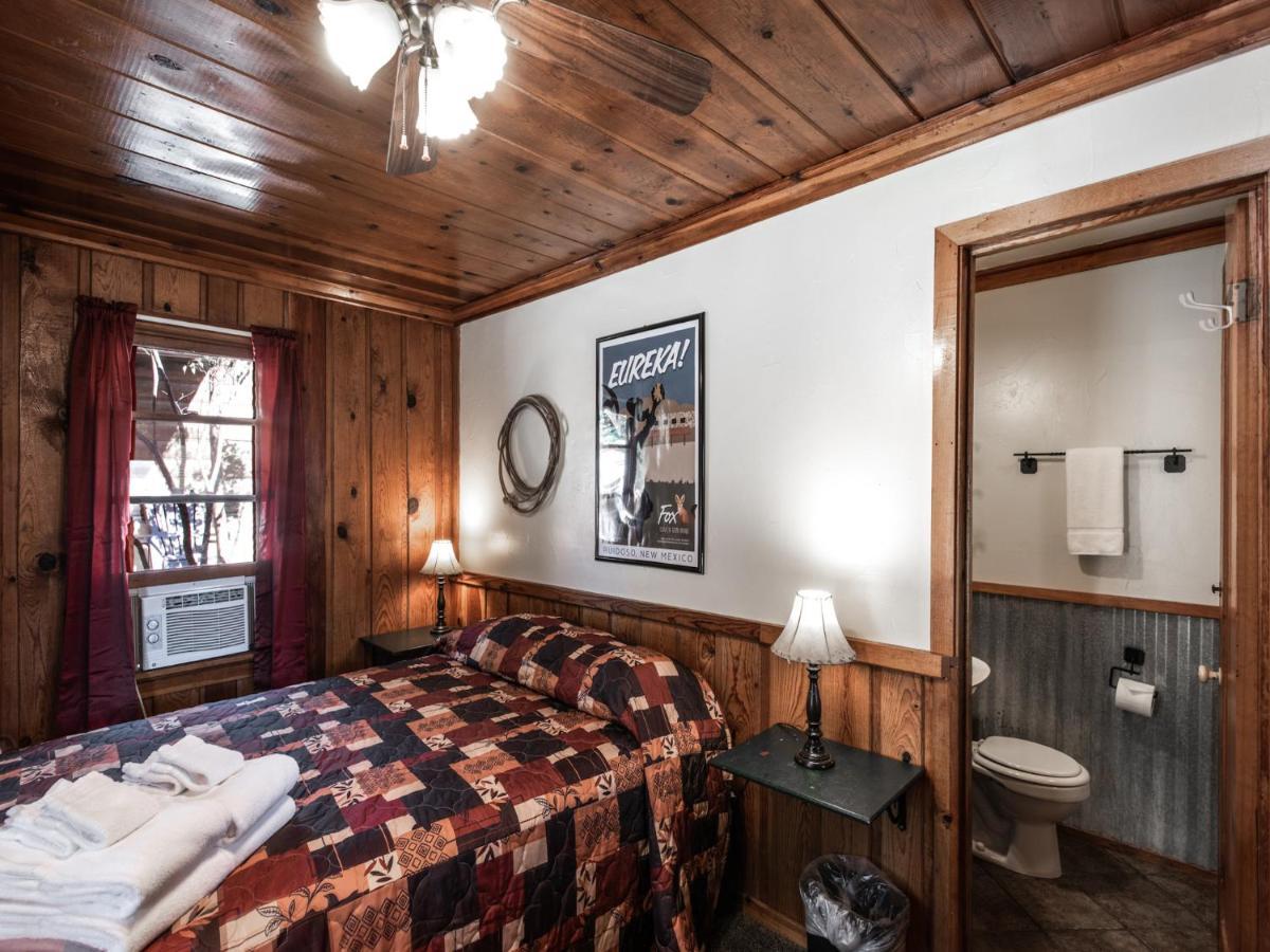 Apache Village Cabinette 11, Queen Bed, Midtown, Sleeps 2 Руидозо Экстерьер фото