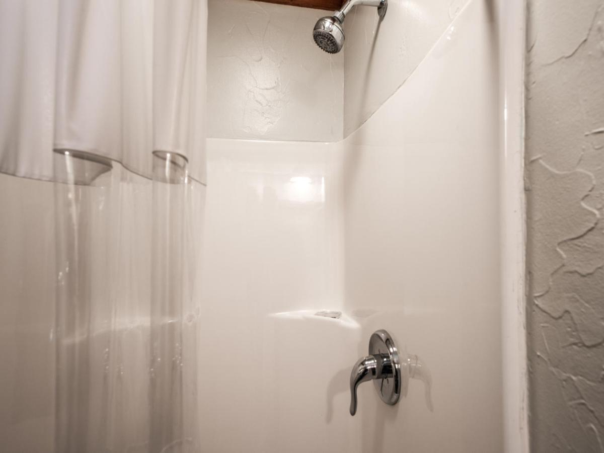 Apache Village Cabinette 11, Queen Bed, Midtown, Sleeps 2 Руидозо Экстерьер фото
