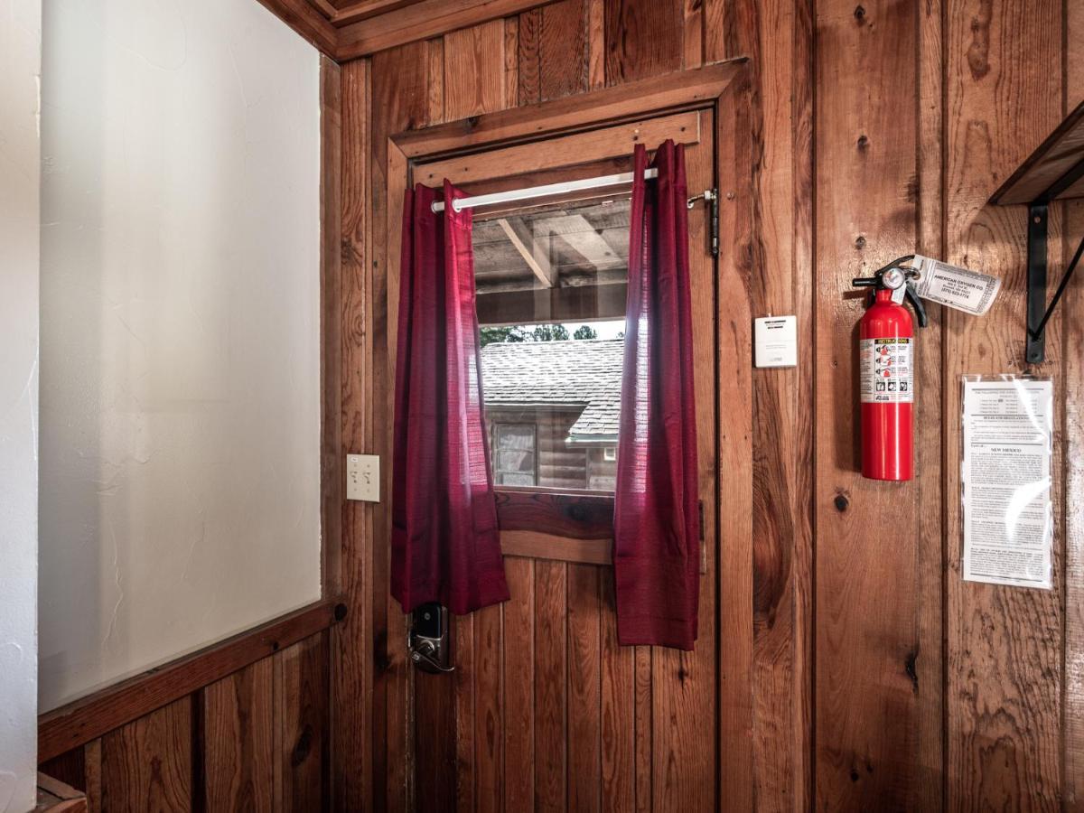 Apache Village Cabinette 11, Queen Bed, Midtown, Sleeps 2 Руидозо Экстерьер фото